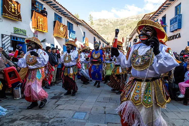 Comparsas de danzantes